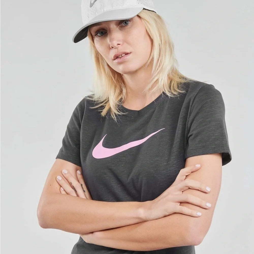 Nike Women Dry Logo Training T-Shirt athletic sport shirt, top